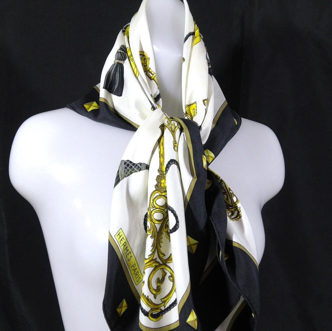 美品　HERMES エルメス　大判スカーフ　カレ90　 D561