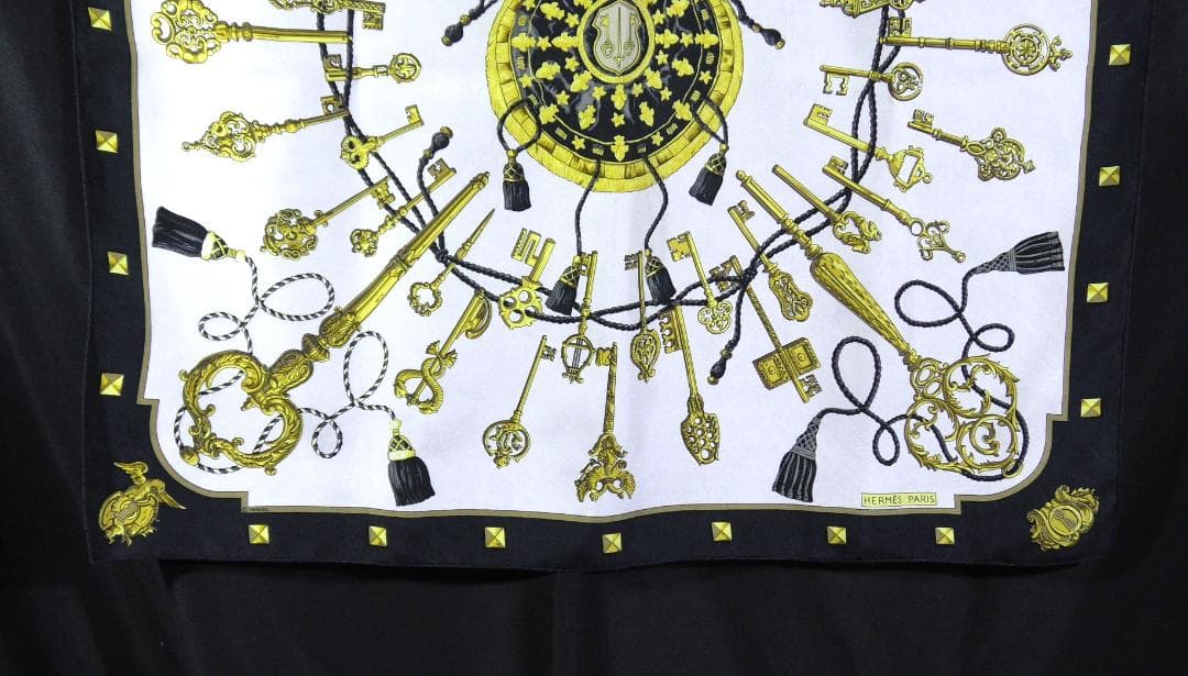 美品　HERMES エルメス　大判スカーフ　カレ90　 D561