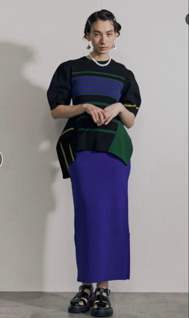 サイドスリットタイトニットスカート