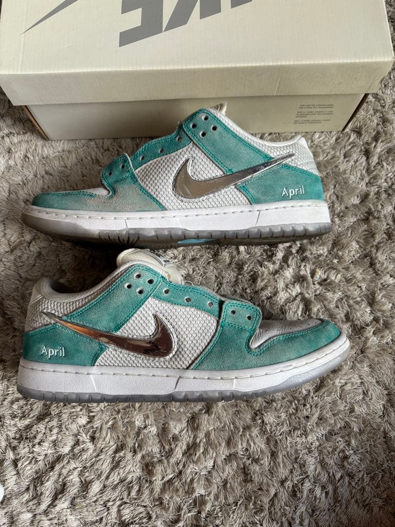 靴 NIKE SB Dunk Low pro April