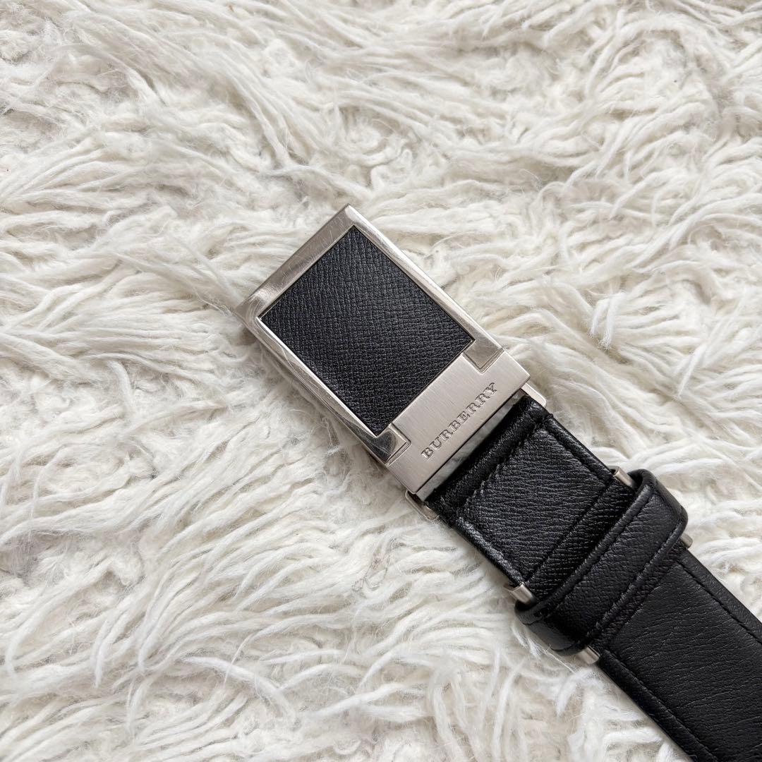 美品　バーバリー　スクエアバックル　ガチャベルト　ブランドネーム刻印　レザー　黒