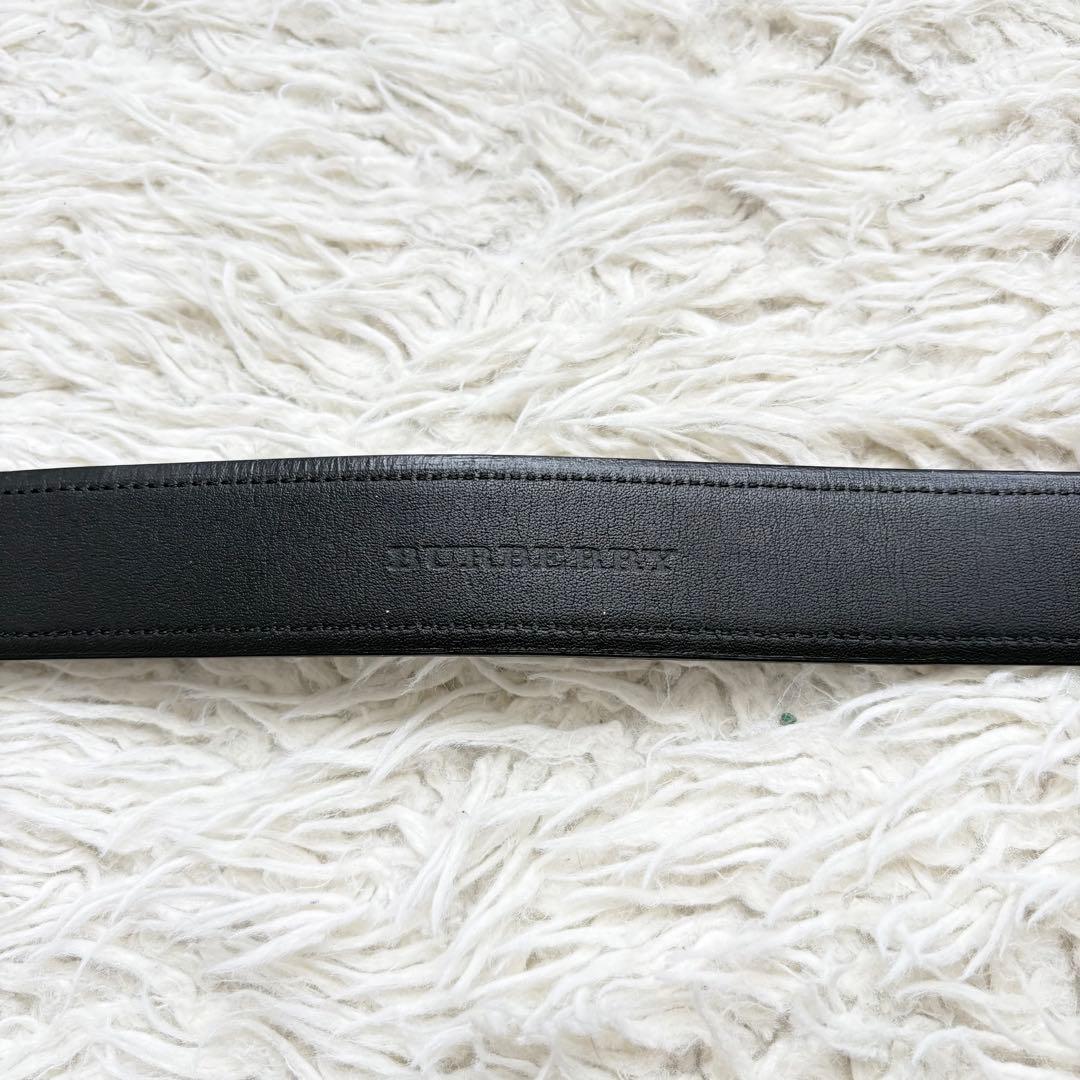 美品　バーバリー　スクエアバックル　ガチャベルト　ブランドネーム刻印　レザー　黒