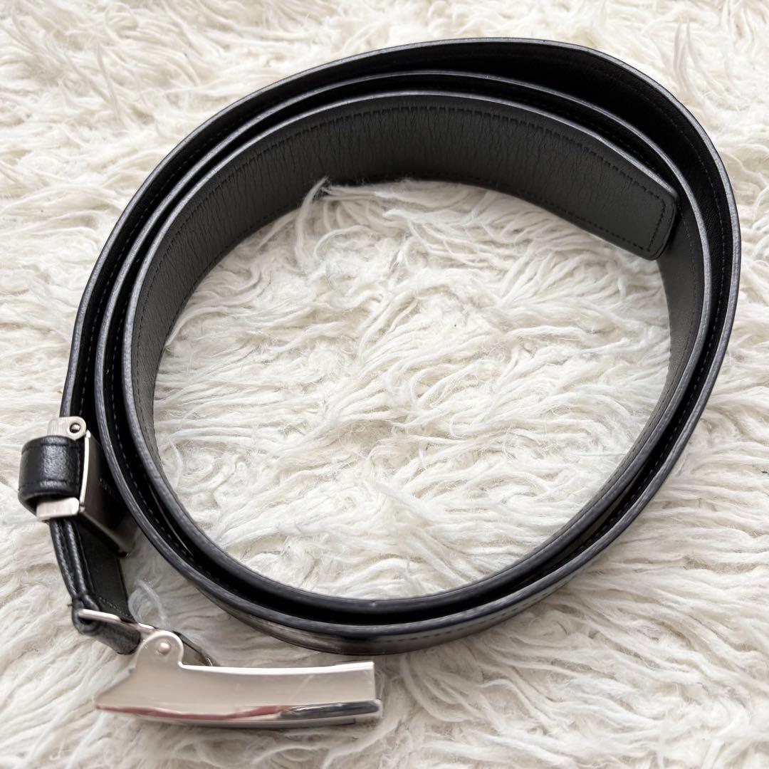 美品　バーバリー　スクエアバックル　ガチャベルト　ブランドネーム刻印　レザー　黒