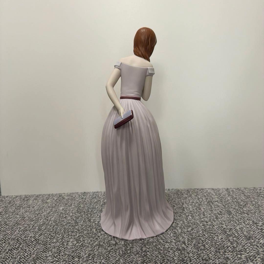 リヤドロ　箱付き　ドレス　フィギュリン