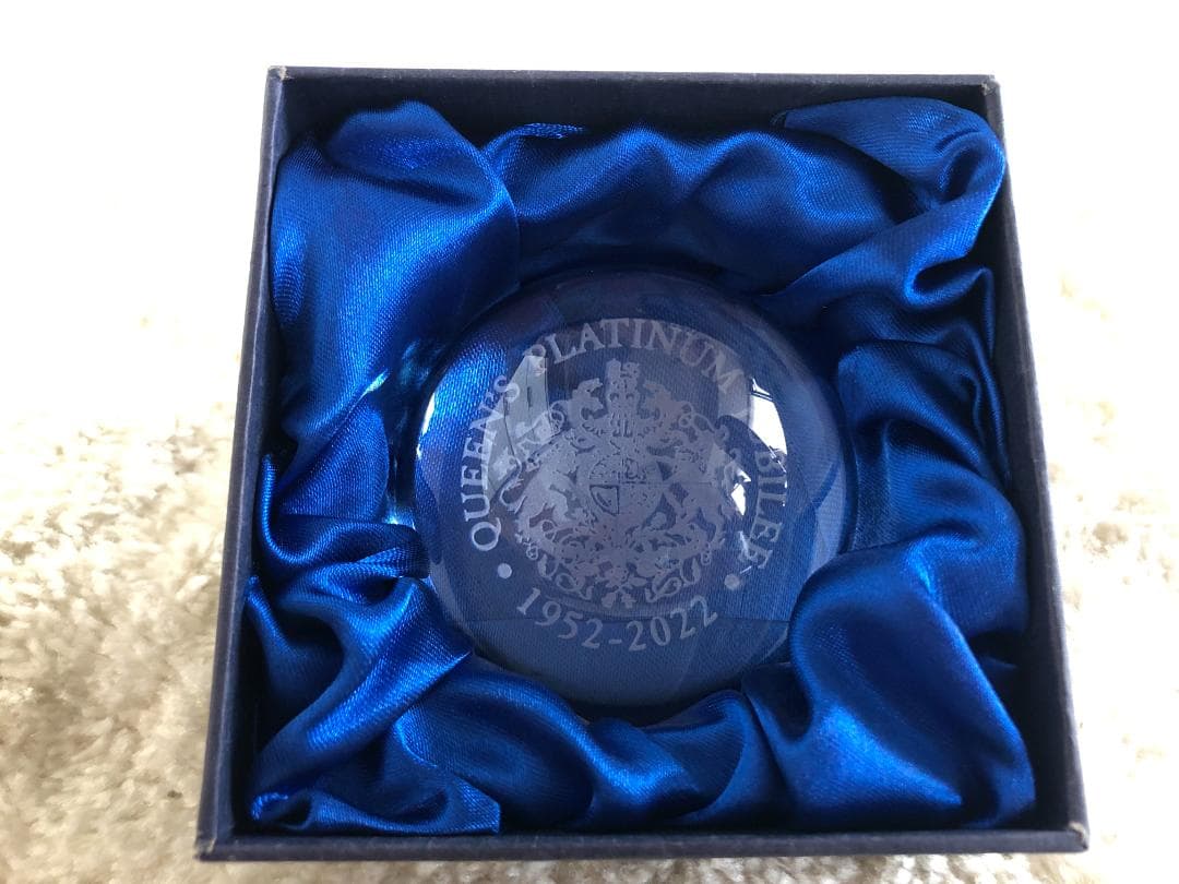 エリザベス女王プラチナジュビリー記念限定ウェイト ロイヤルスコットクリスタル社製