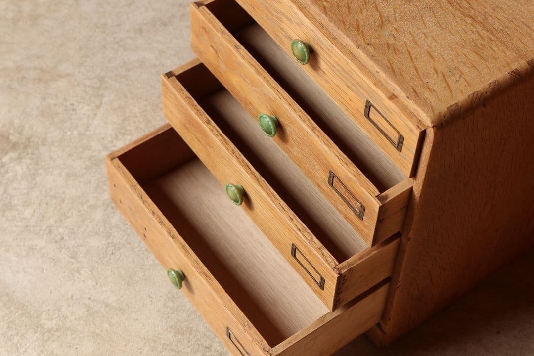 緑摘まみの楢(ナラ)材4杯小引き出し　古道具 古家具 ドロワー 無垢材