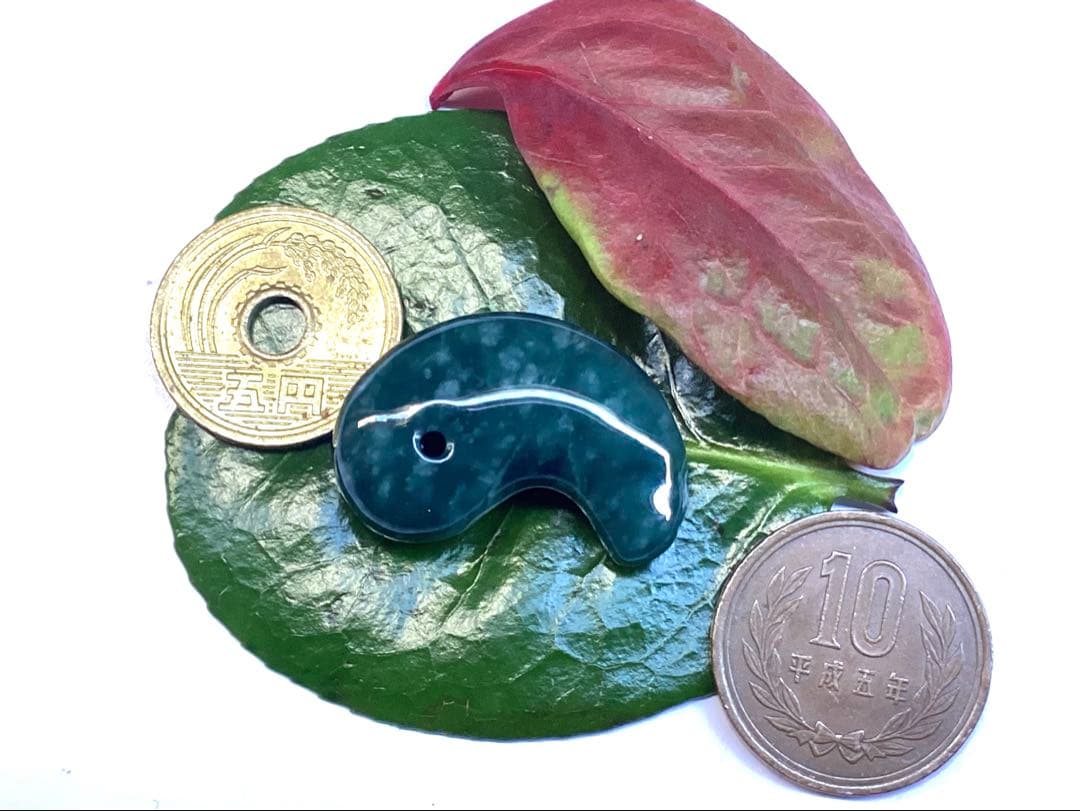 ✳premiumシリーズ　珍‼️希少吉兆雪輪文様 糸魚川青翡翠入りコン沢　鑑別書付