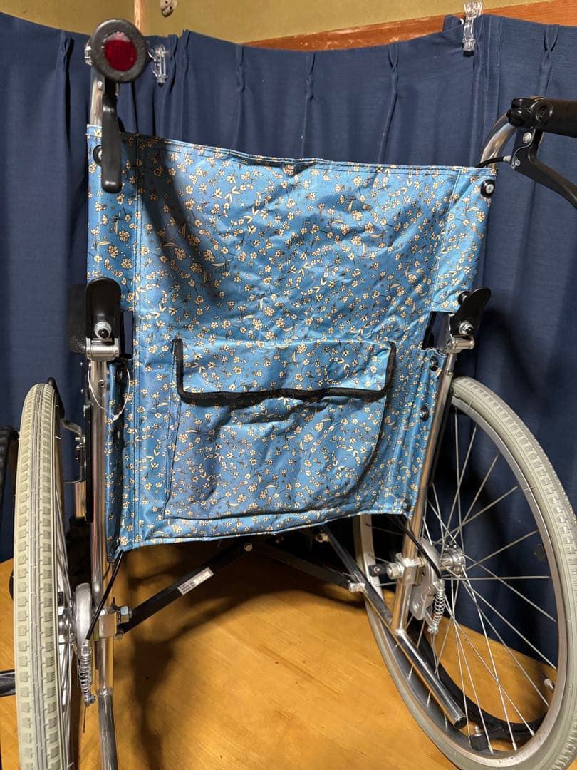 介助式車椅子　マキライフテック車いす