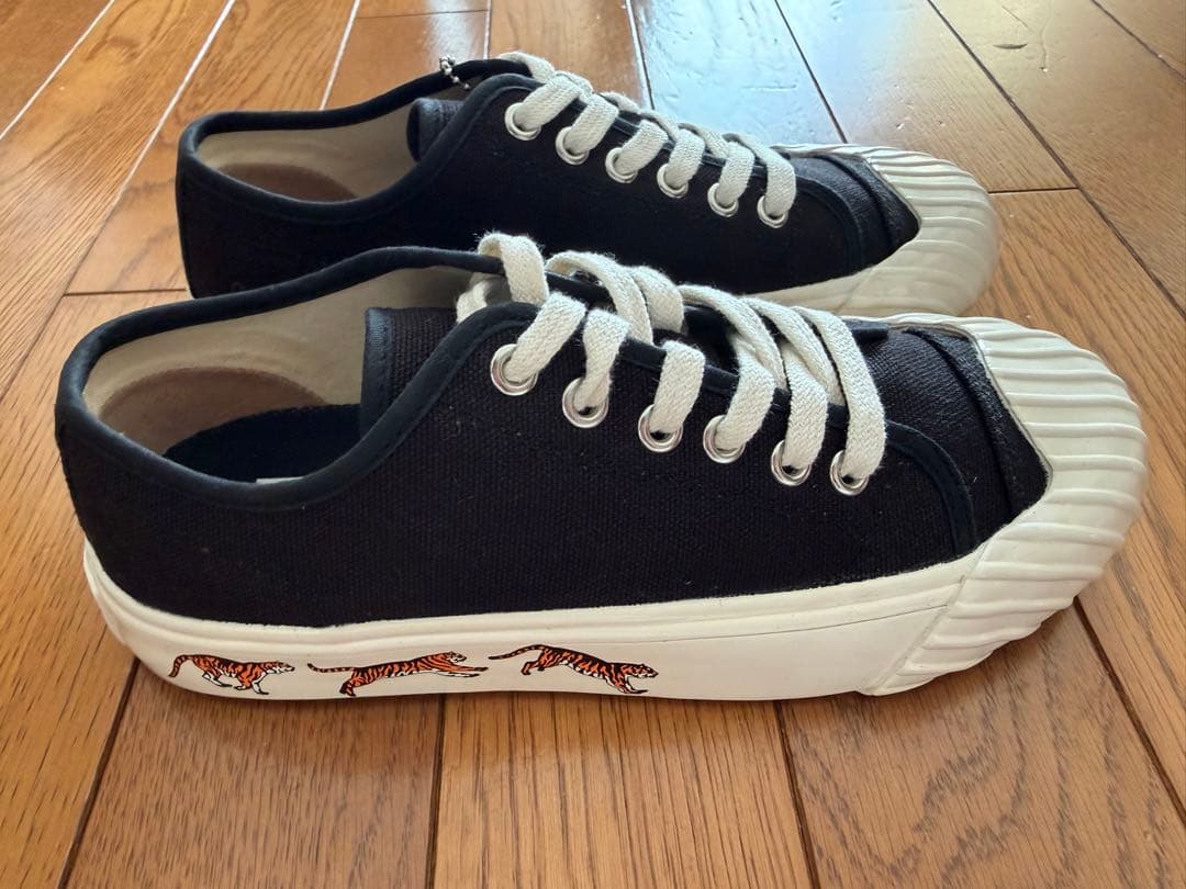 新品未使用！KENZO トラプリント スニーカー 黒/白 サイズ36