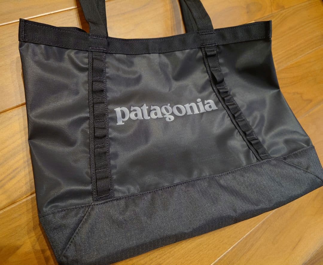 patagonia ブラックホール　トート 25L