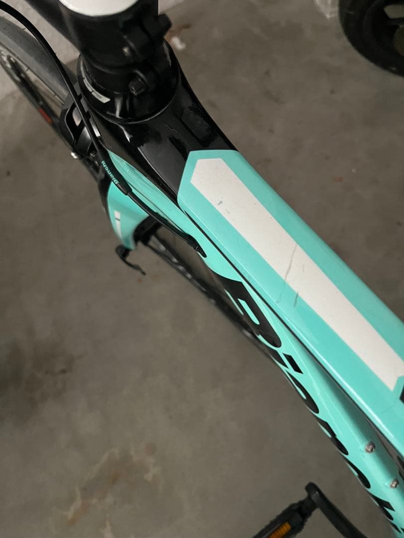 ビアンキBianchi ARIA フルカーボン　SHIMANO105ロードバイク