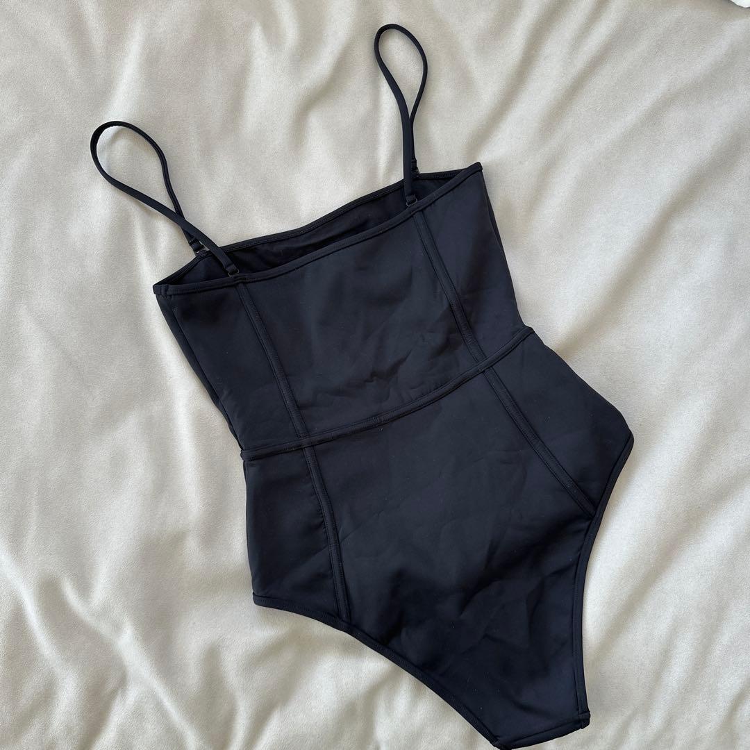 SIR. ブラックワンピース水着