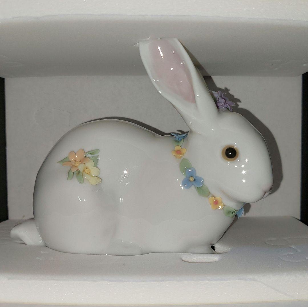 新品 ＊ リヤドロ 花飾りの白うさぎ