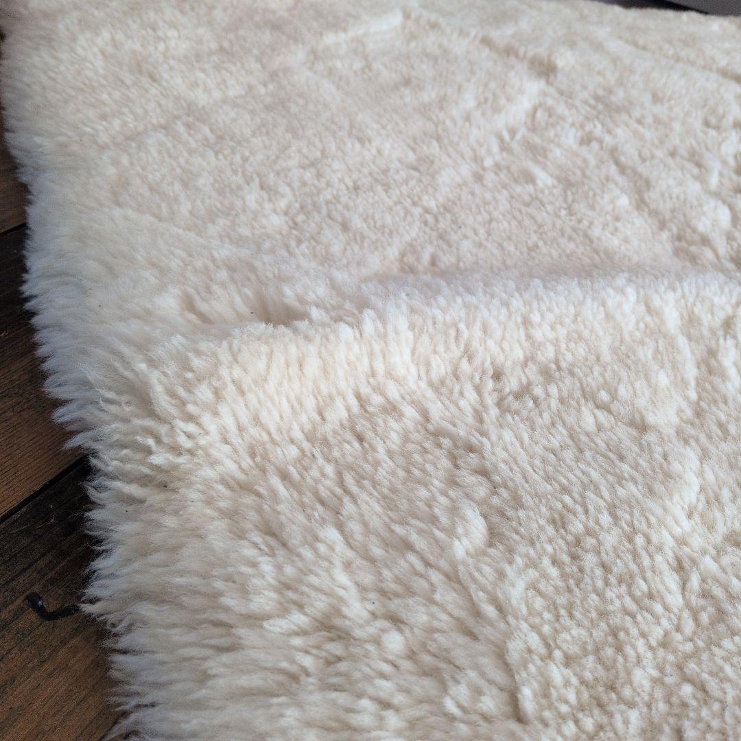 東洋羽毛シングルベッド敷きパッド ムートン　あったかい　アイボリー色