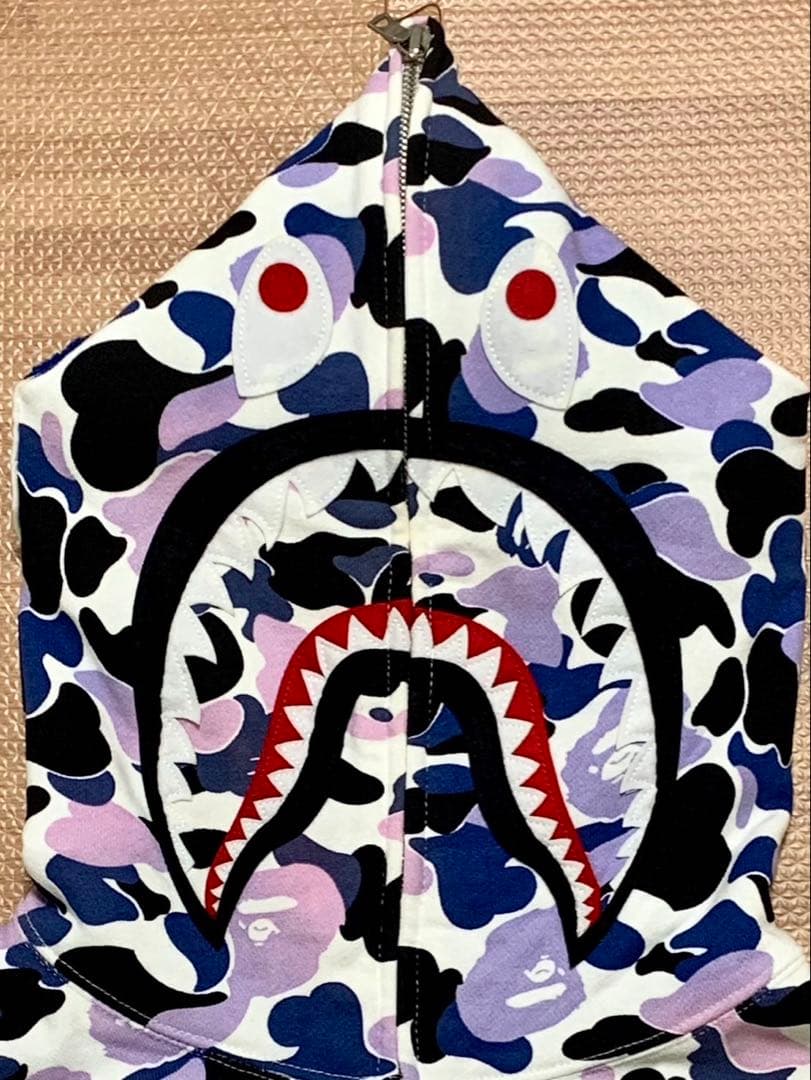 ★激レア★ APE 静岡 店舗 限定 シャークパーカー M パーカー kaws