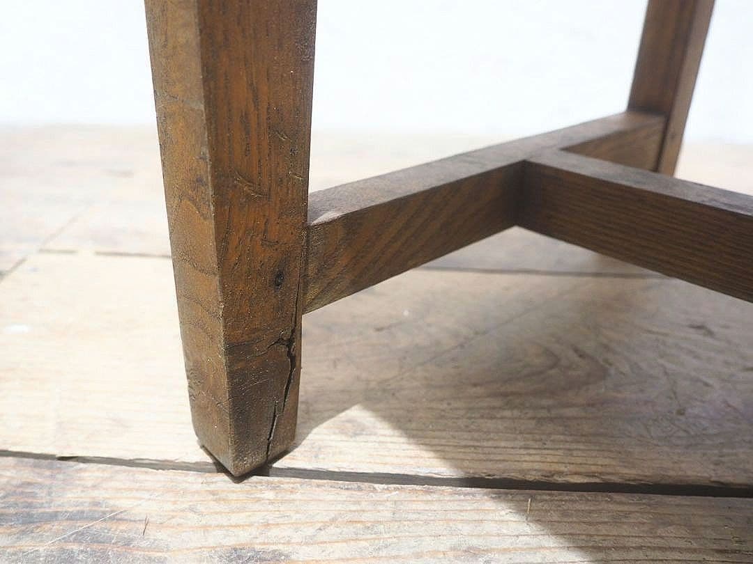 1368 ビンテージ　レトロな古い木製チェア　椅子　イス　展示台　花台　古家具