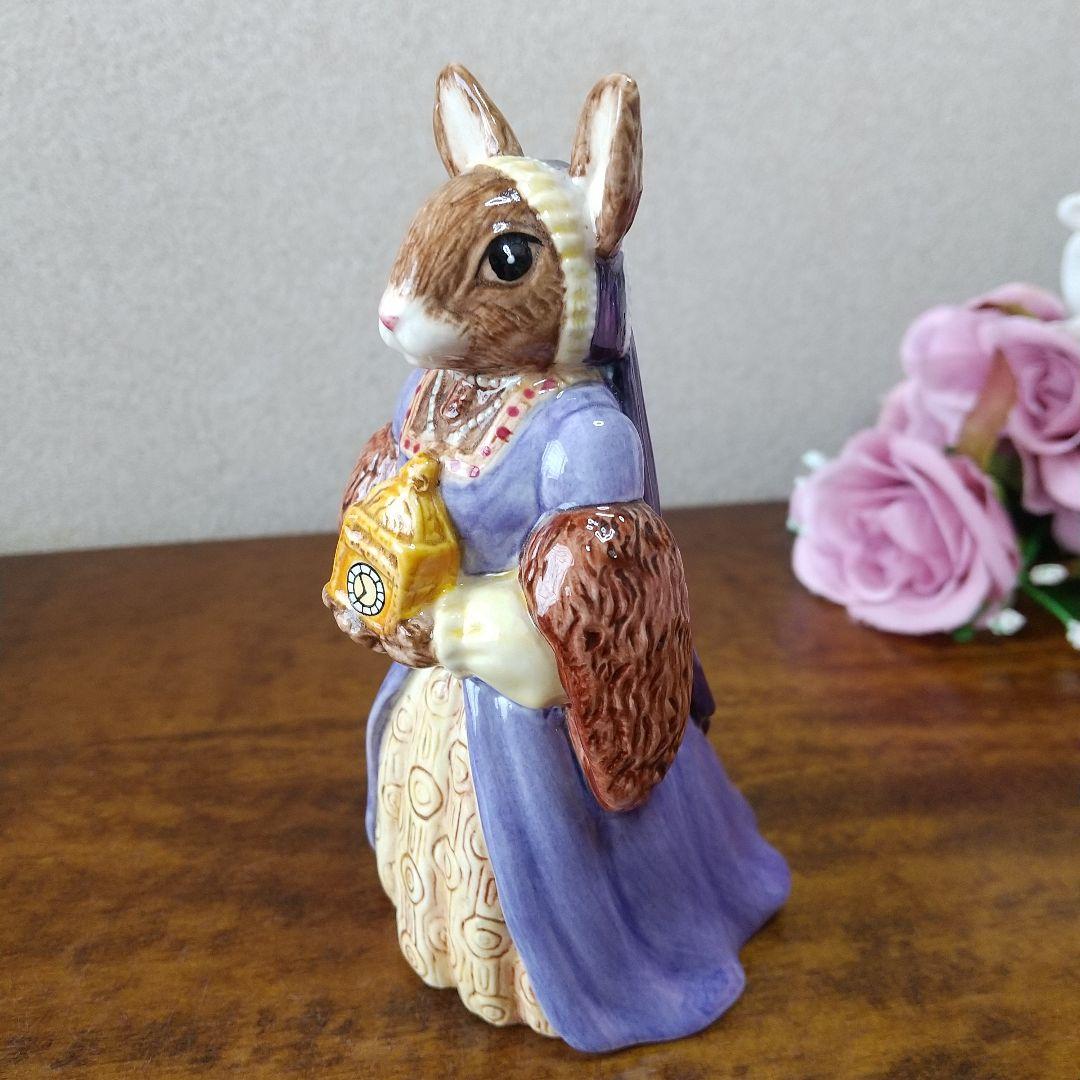 ロイヤルドルトン バニキンズ アン・ブーリン うさぎのフィギュリン