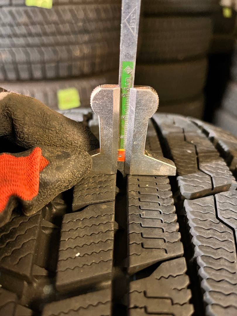 225/60R18 TOYO スタッドレス　4本セット