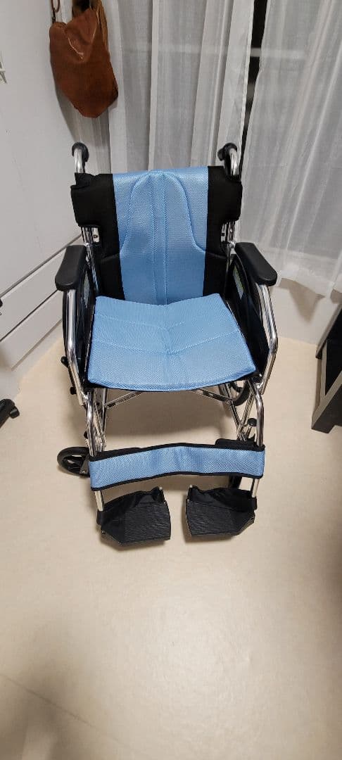 KADOKURA カドクラ　自走用　車椅子