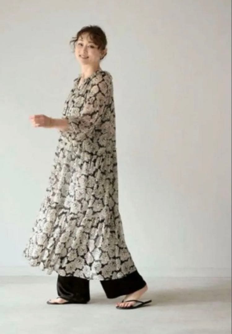 ハグオーワー＊DEVEAUX Antique Floral Print ドレス