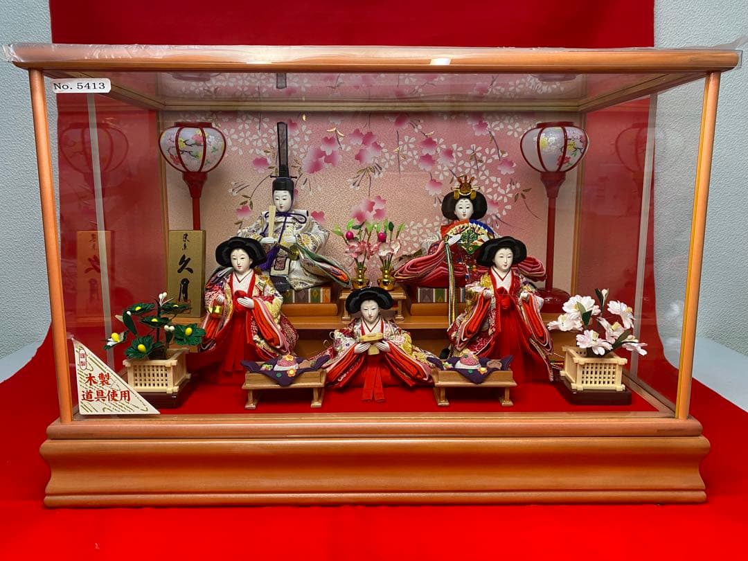 東京久月　雛人形オルゴール付き五人飾り・間口約５７×奥行約３１×高さ約３８㎝