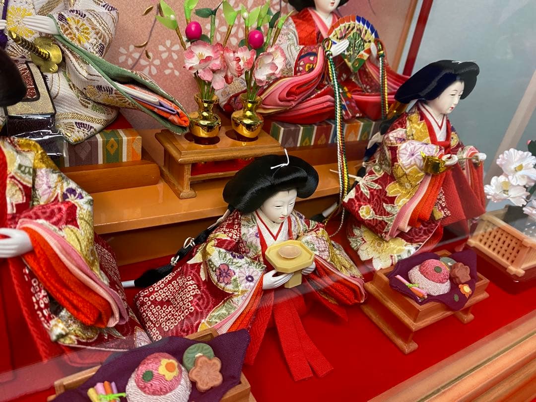 東京久月　雛人形オルゴール付き五人飾り・間口約５７×奥行約３１×高さ約３８㎝