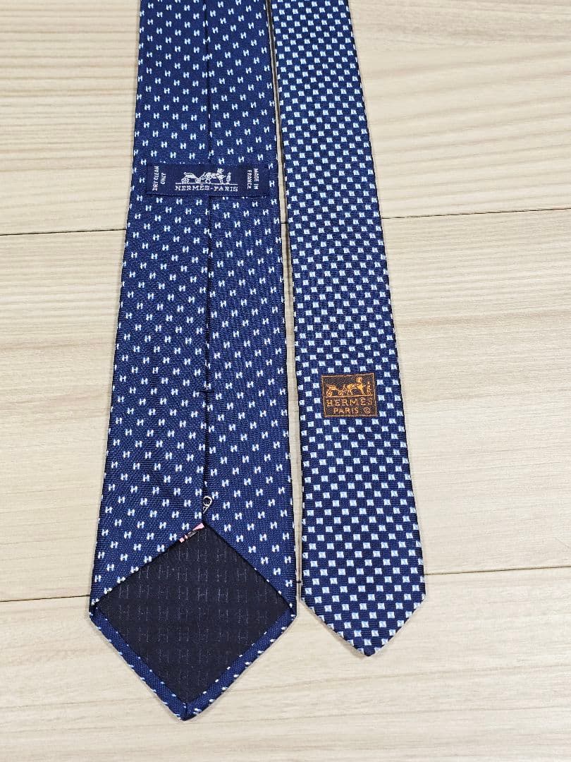 ポ*ー様 年末最終値下げエルメスHERMESシルクタイ ツイルビー Hメドール