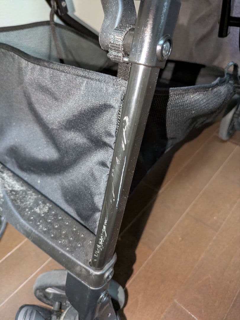 Combi　ベビーカー　スゴカルα4キャス　エッグショック Simplight