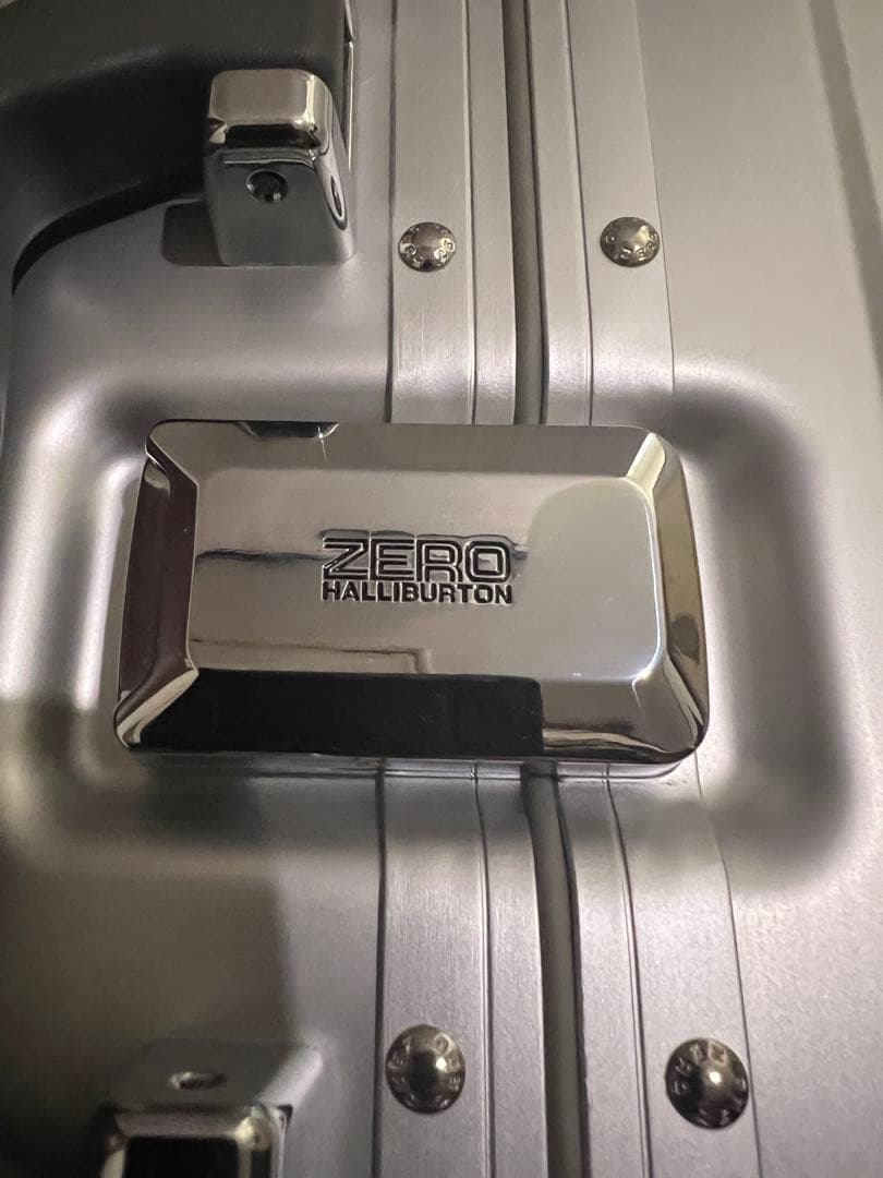 バッグ ZERO HALLIBURTON Geo Aluminum 3.0 83L