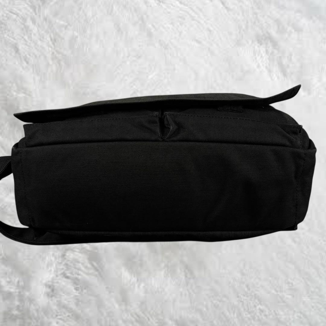 whitewhite0831スモーキー　メッセンジャーバッグ　ブラック