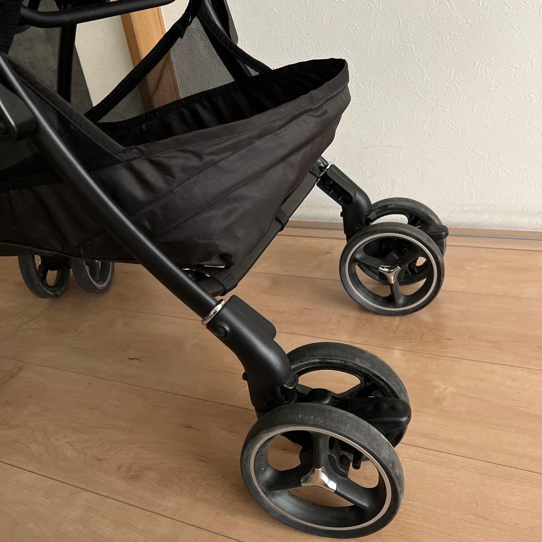 【良品】最上位モデル　ラクーナクッションフリー　ネイビー　ベビーカー　アップリカ