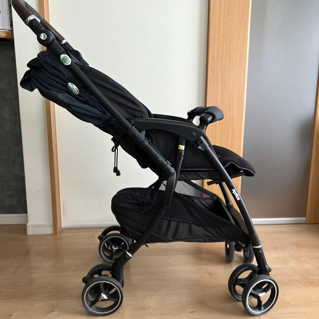 【良品】最上位モデル　ラクーナクッションフリー　ネイビー　ベビーカー　アップリカ