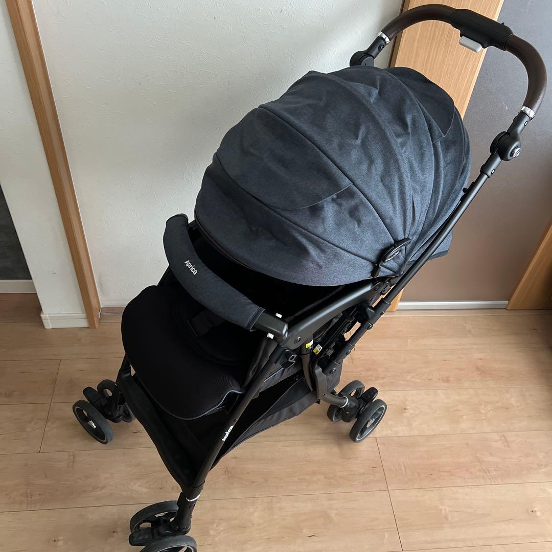 【良品】最上位モデル　ラクーナクッションフリー　ネイビー　ベビーカー　アップリカ