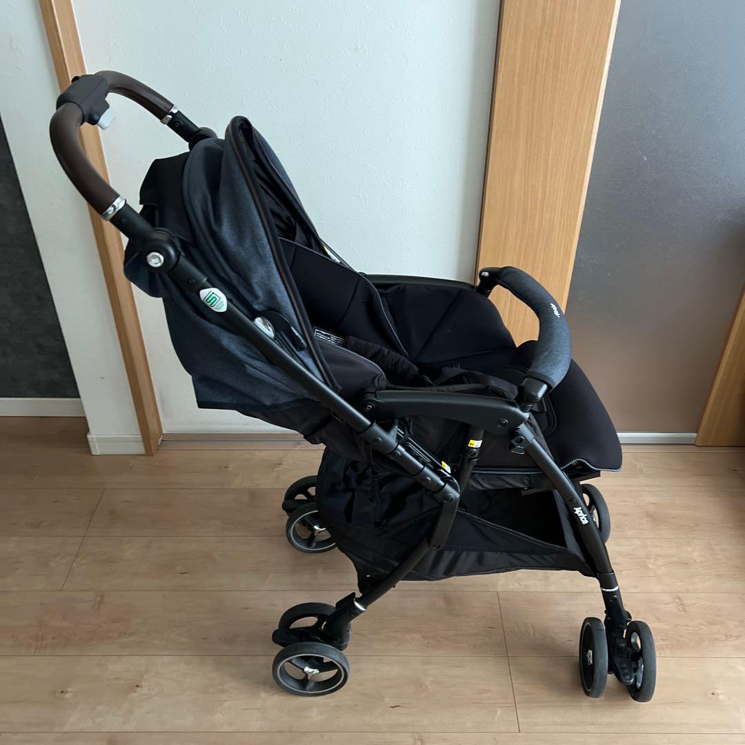 【良品】最上位モデル　ラクーナクッションフリー　ネイビー　ベビーカー　アップリカ