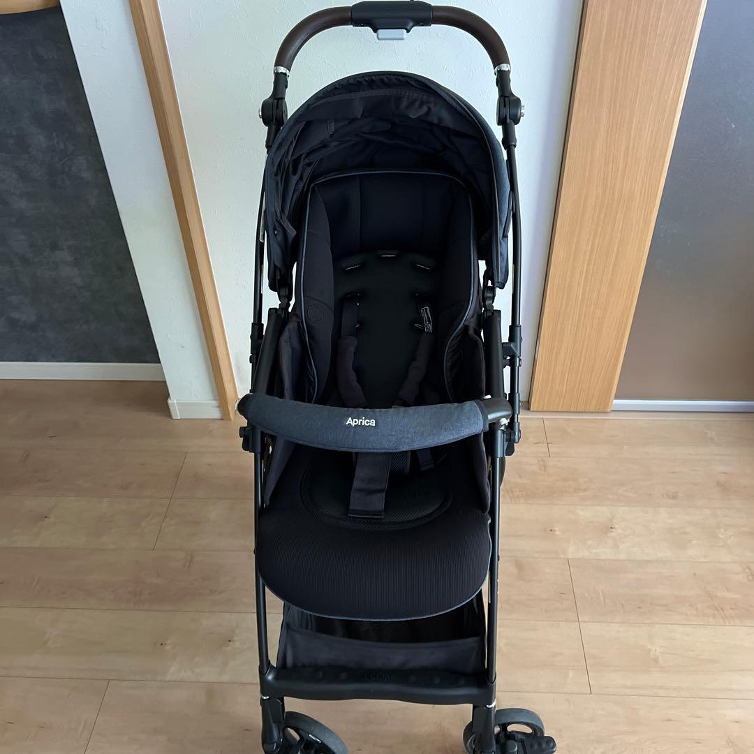 【良品】最上位モデル　ラクーナクッションフリー　ネイビー　ベビーカー　アップリカ