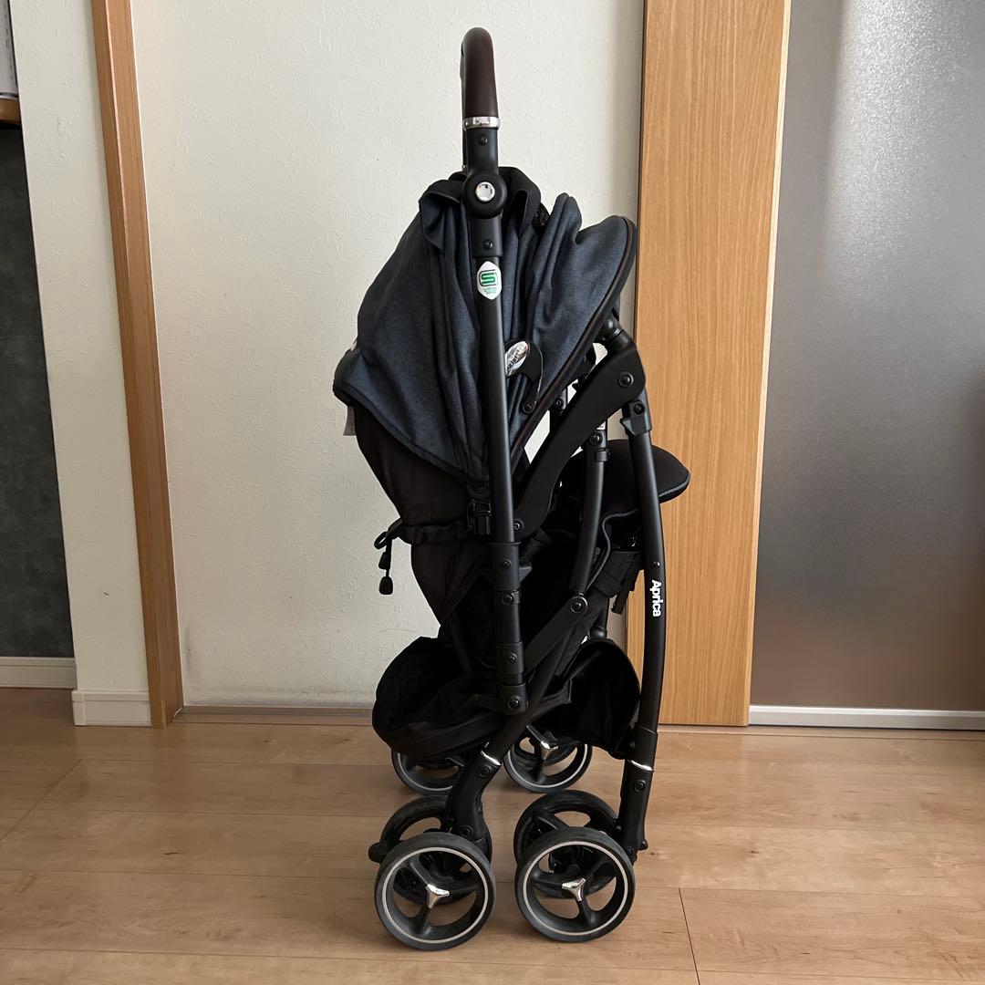 【良品】最上位モデル　ラクーナクッションフリー　ネイビー　ベビーカー　アップリカ