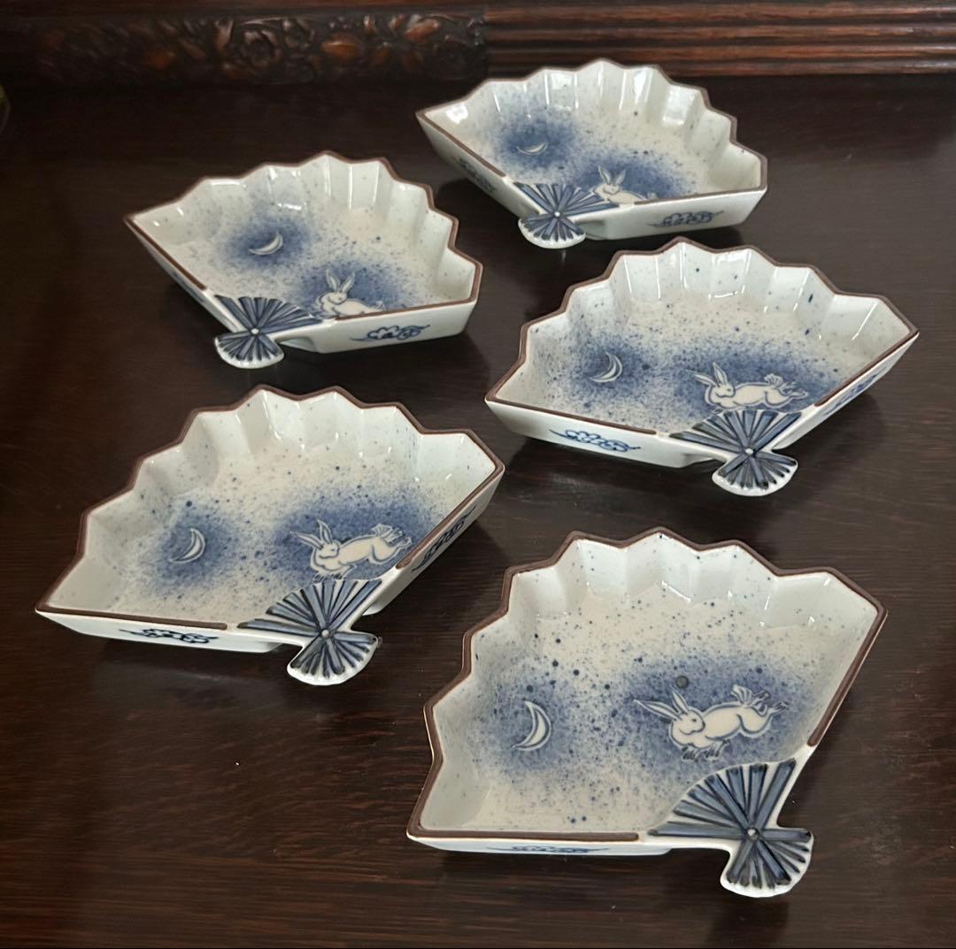 九谷焼　上出長右衛門窯　扇型　向付　小鉢　吹墨兎文 5個　①