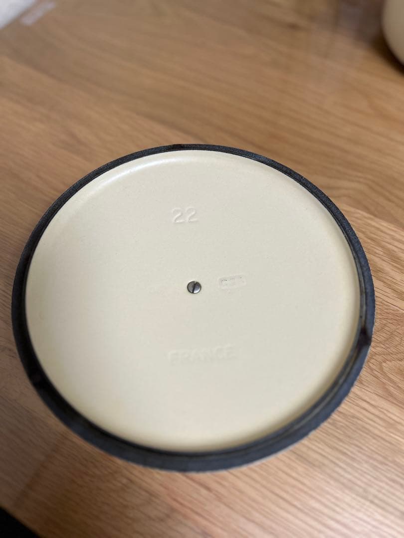 LE CREUSET ル・クルーゼ　ベージュ　両手鍋 22cm