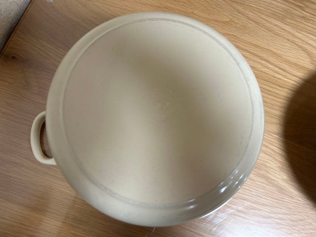 LE CREUSET ル・クルーゼ　ベージュ　両手鍋 22cm