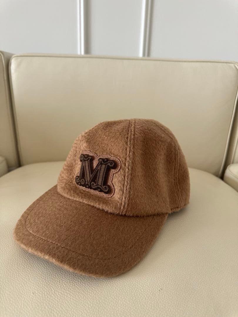 MaxMara ベージュ フリースキャップ Mロゴ刺繍