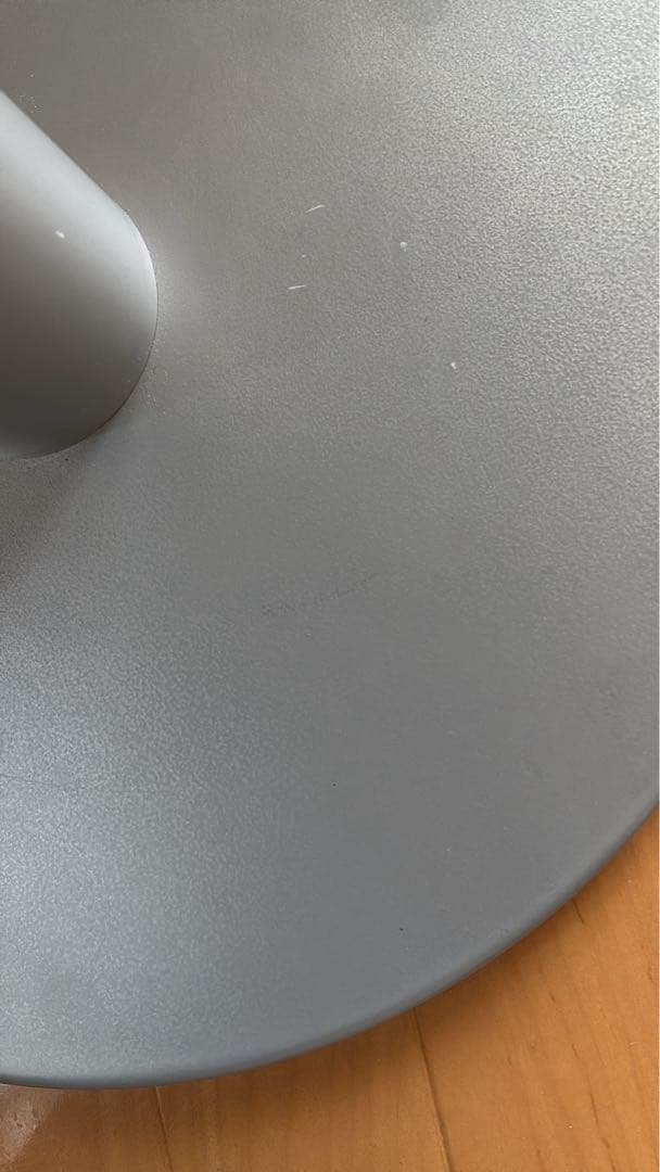 クレス　ラウンドサイドテーブル　φ600 白　5.1万　展示品　モダン