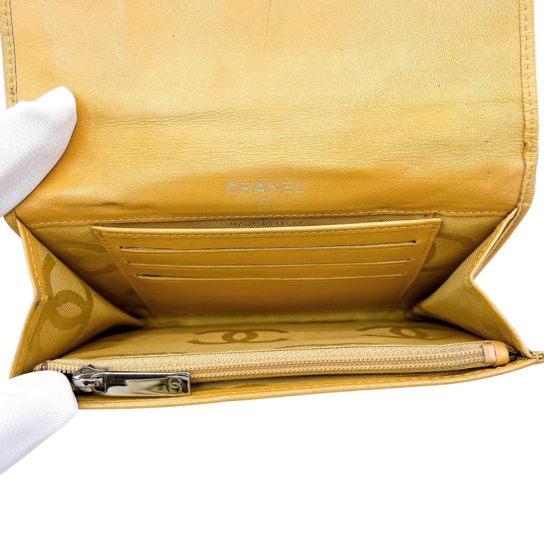 良品 シャネル カンボンライン ココマーク 二つ折り財布 ベージュ 黒 ブラック