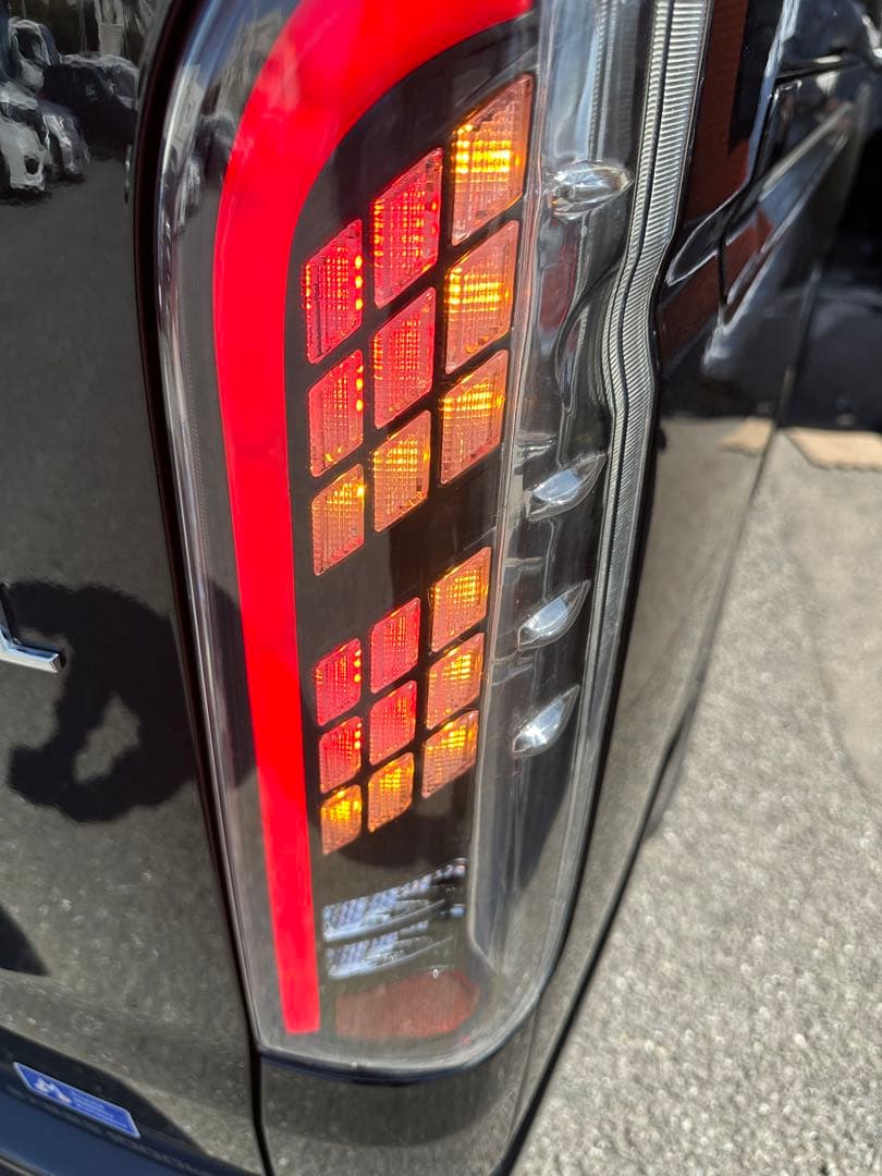 ハイエースLEDテールレンズ