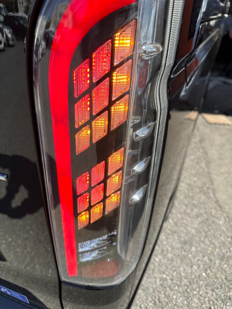 ハイエースLEDテールレンズ