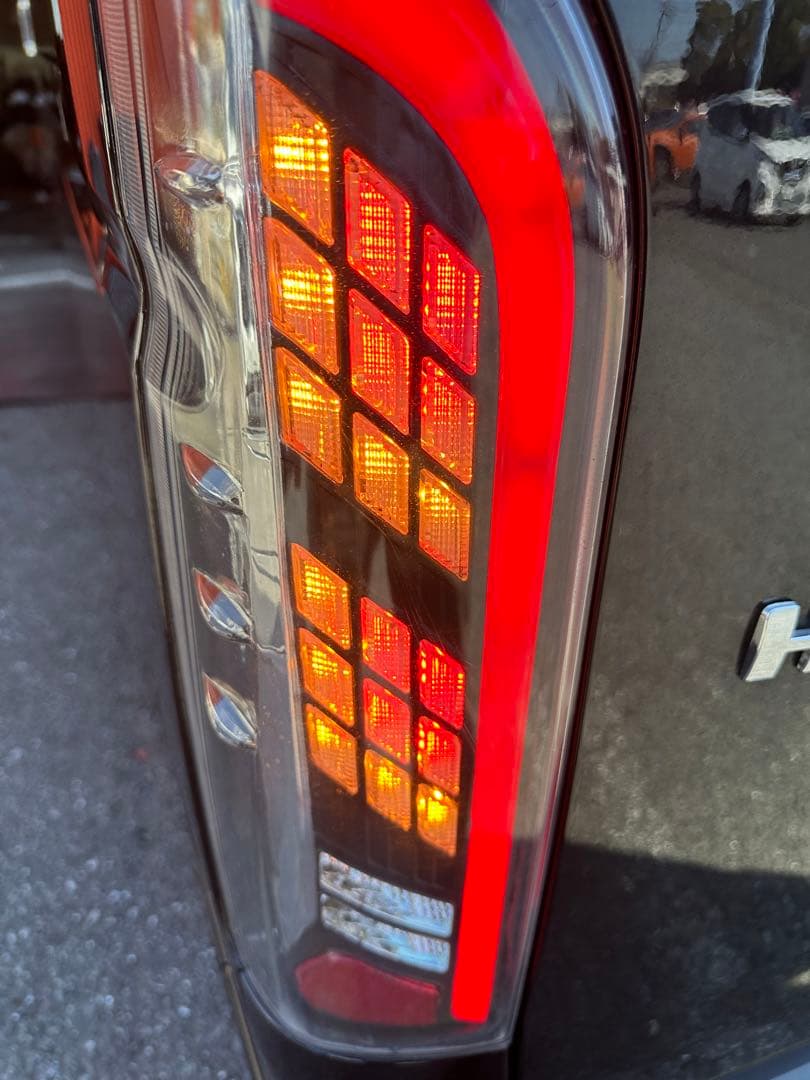 ハイエースLEDテールレンズ