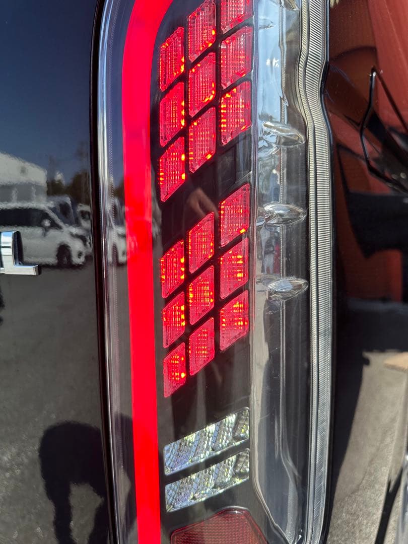 ハイエースLEDテールレンズ