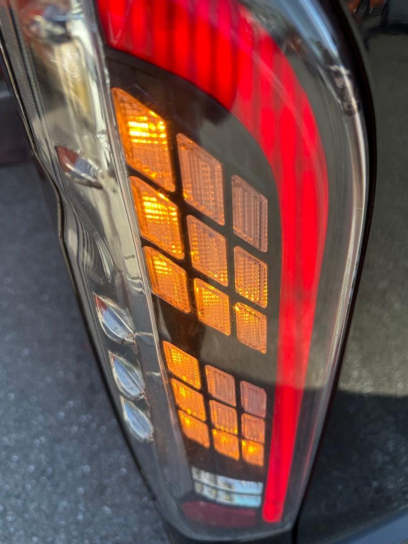 ハイエースLEDテールレンズ