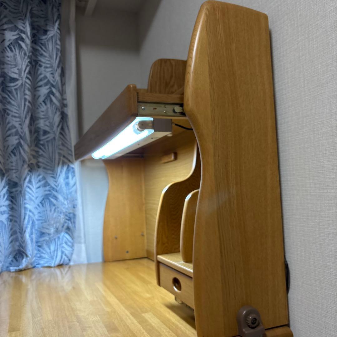 送料込②学習机用本棚　収納式ライト付