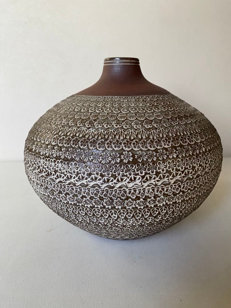 花器　陶器　三島焼　花瓶　印花模様　工芸品