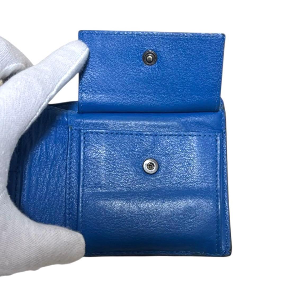 人気　ボッテガヴェネタ　折り財布　バイカラー　フラップ　マキシイントレチャート